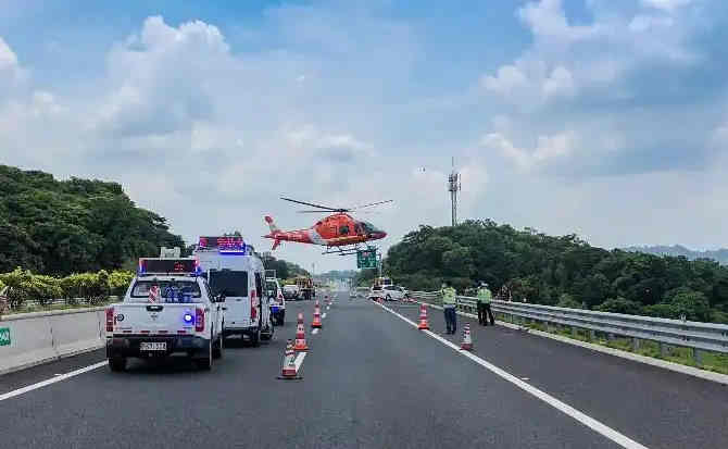 蕉岭高速公路汽车救援案例